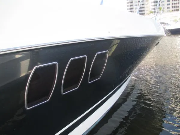 Slide: The Image of Sea Ray 55 Sundancer Black Hull 2008 - 6