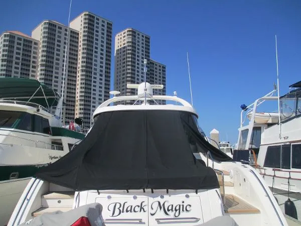 Slide: The Image of Sea Ray 55 Sundancer Black Hull 2008 - 8