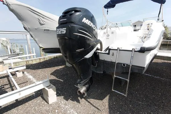 Slide: The Image of Boston Whaler 210 Ventura 2008 - 2