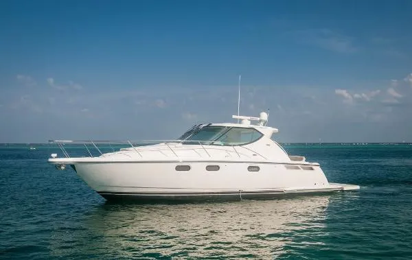 Slide: The Image of Tiara 39 Sovran 2008 - 0