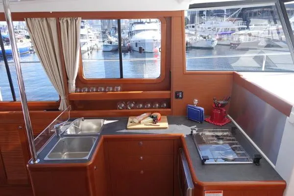 Slide: The Image of Beneteau Swift Trawler 34 2017 - 10