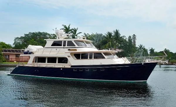 Slide: The Image of Marlow Explorer 72E Command Bridge 2010 - 0