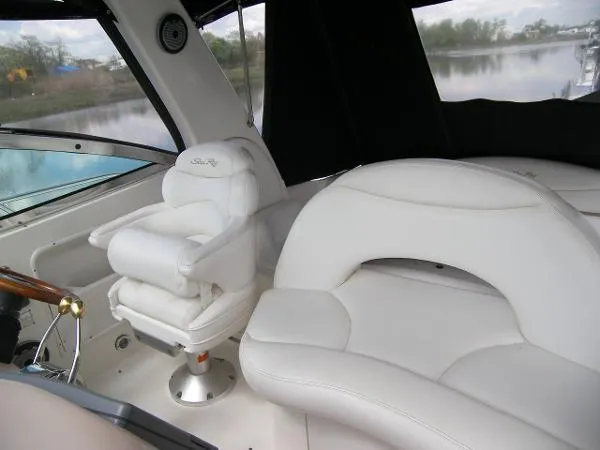 Slide: The Image of Sea Ray 380 Sundancer 2001 - 11