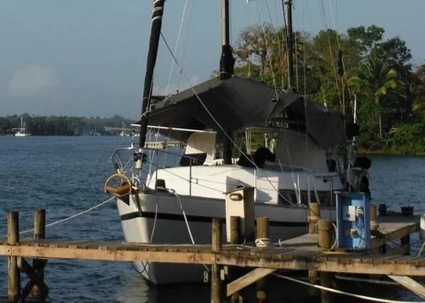 Slide: The Image of CAL 3-46 FT Center Cockpit Ketch 1976 - 4