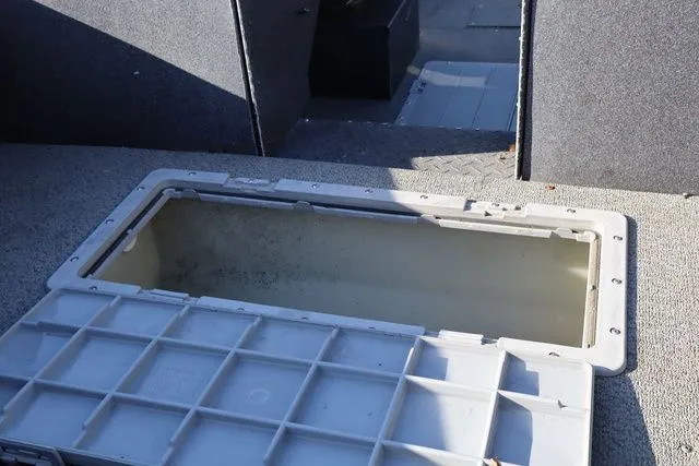 Slide: The Image of Hewescraft Searunner 17' 1997 - 8