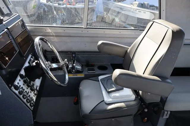 Slide: The Image of Kingfisher Coastal Express 28' 2021 - 10