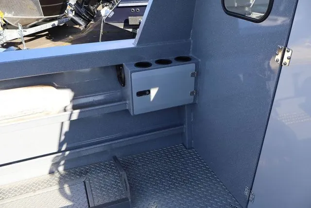 Slide: The Image of Kingfisher Coastal Express 28' 2021 - 16