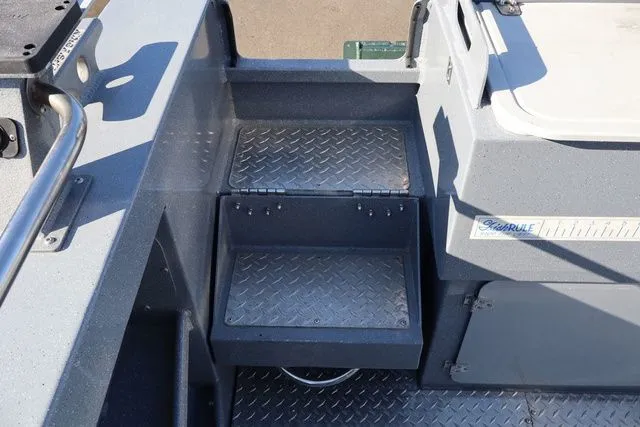 Slide: The Image of Kingfisher Coastal Express 28' 2021 - 19