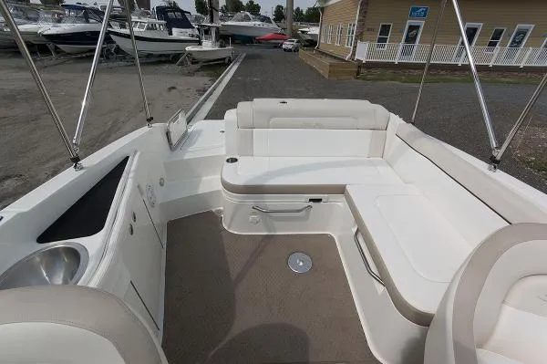 Slide: The Image of Sea Ray 260 Sundeck 2013 - 9