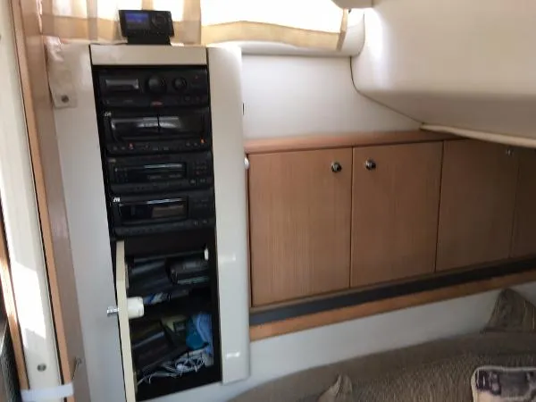 Slide: The Image of Bayliner Avanti 1998 - 3