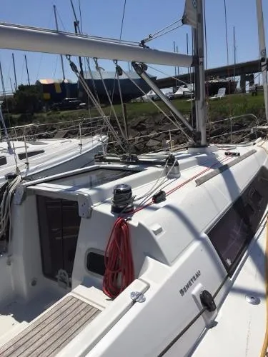 Slide: The Image of Beneteau Oceanis 31 2012 - 3