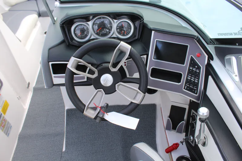 Slide: The Image of MasterCraft XT22 2019 - 12