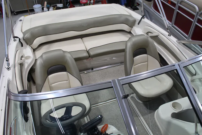 Slide: The Image of Sea Ray 185 Sport 2005 - 16