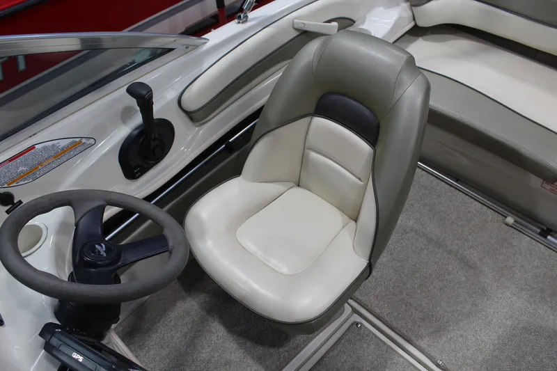 Slide: The Image of Sea Ray 185 Sport 2005 - 18