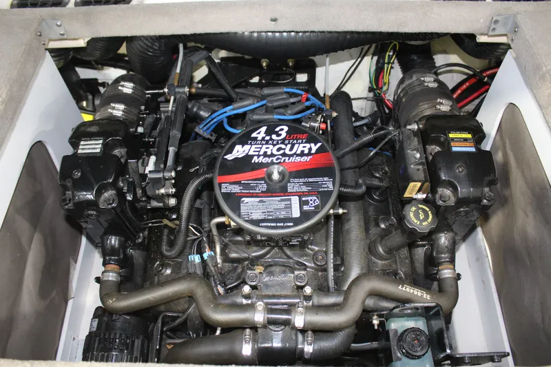 Slide: The Image of Sea Ray 185 Sport 2005 - 20