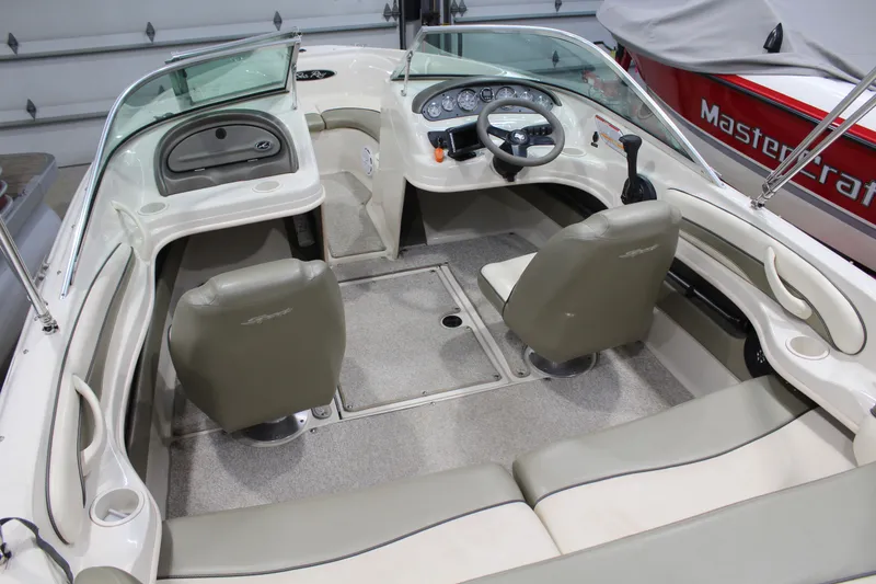 Slide: The Image of Sea Ray 185 Sport 2005 - 8