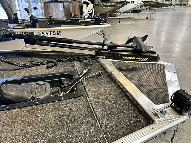 Slide: The Image of Tracker Pro 160 2016 - 3