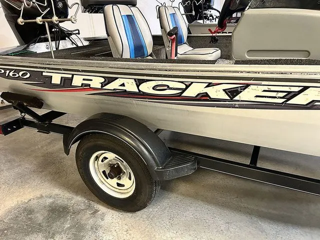 Slide: The Image of Tracker Pro 160 2016 - 5