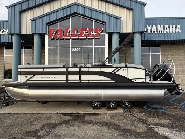 Slide: The Image of Bennington S Swingback 23 SSB-D 2026 - 1