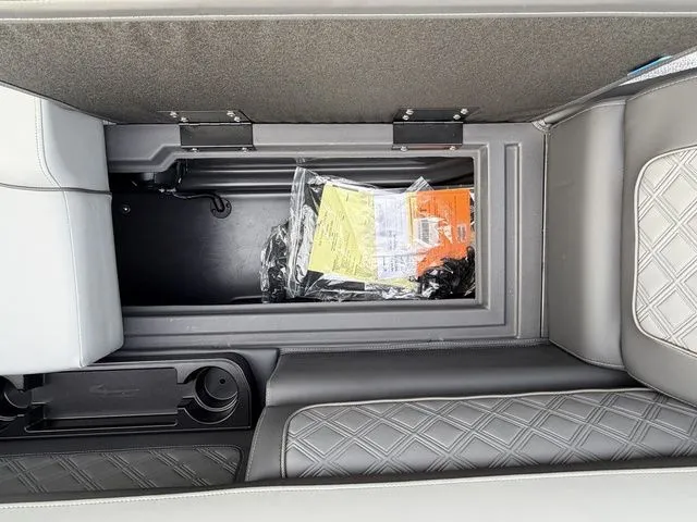 Slide: The Image of Bennington S Swingback 23 SSB-D 2026 - 13