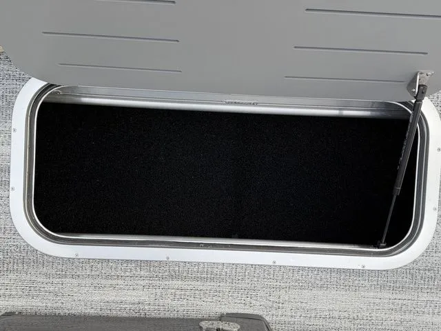 Slide: The Image of Bennington S Swingback 23 SSB-D 2026 - 18