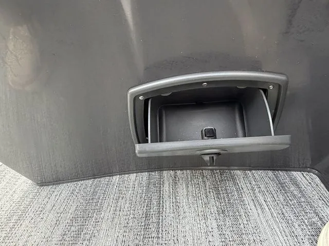 Slide: The Image of Bennington S Swingback 23 SSB-D 2026 - 21