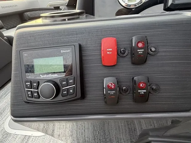 Slide: The Image of Bennington S Swingback 23 SSB-D 2026 - 22