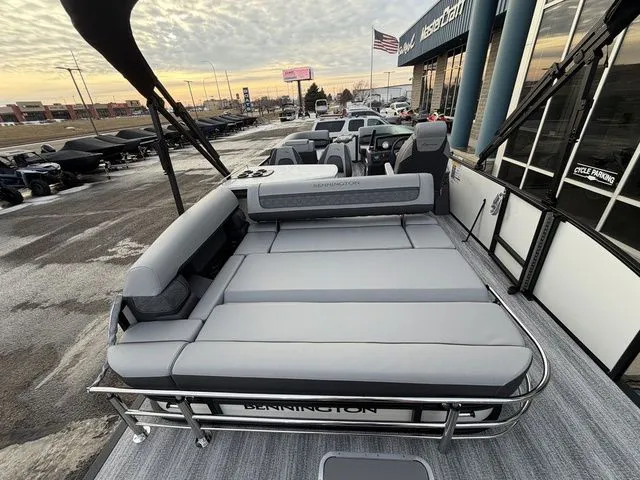 Slide: The Image of Bennington S Swingback 23 SSB-D 2026 - 31