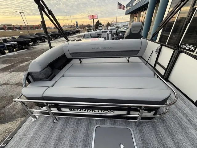 Slide: The Image of Bennington S Swingback 23 SSB-D 2026 - 40