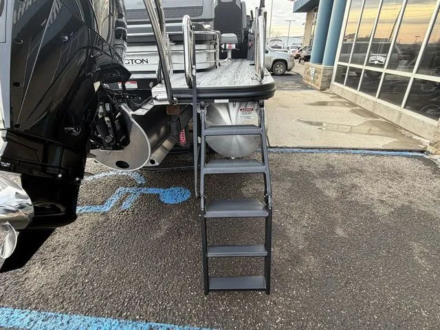 Slide: The Image of Bennington S Swingback 23 SSB-D 2026 - 5