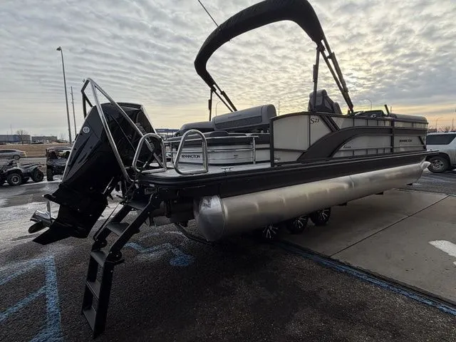 Slide: The Image of Bennington S Swingback 23 SSB-D 2026 - 6