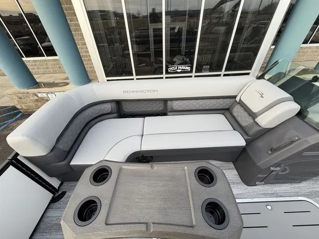 Slide: The Image of Bennington S Swingback 23 SSB-D 2026 - 9