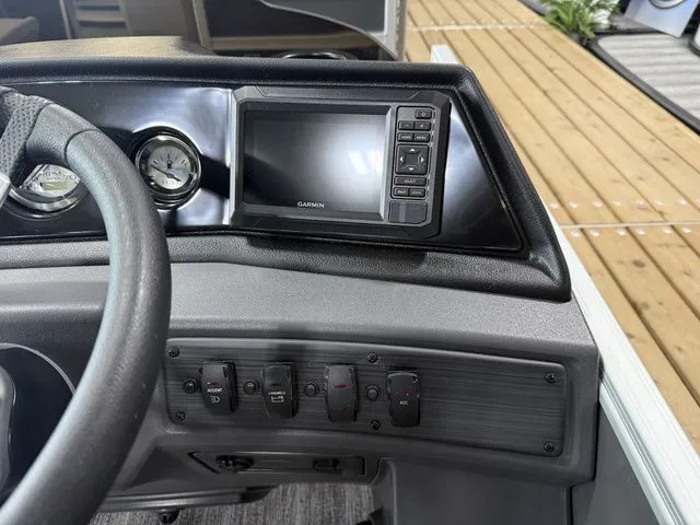 Slide: The Image of Bennington 22SF TriToon Pontoon 2026 - 13