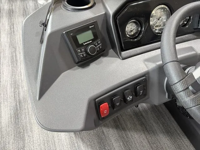 Slide: The Image of Bennington 22SF TriToon Pontoon 2026 - 14