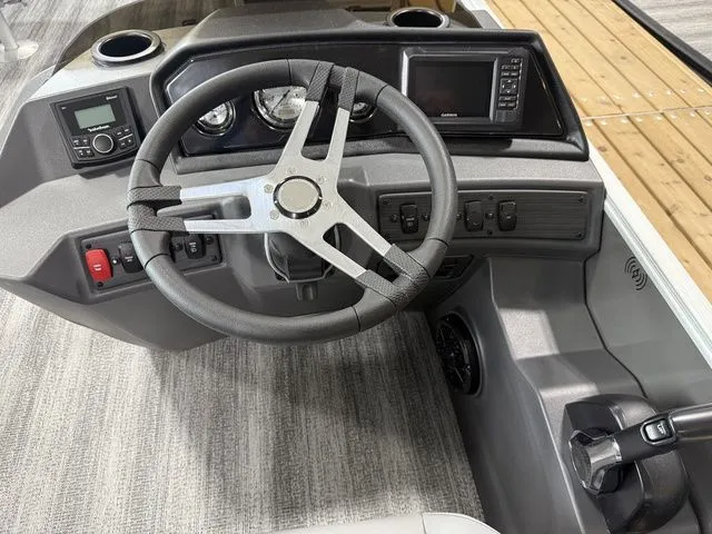 Slide: The Image of Bennington 22SF TriToon Pontoon 2026 - 15