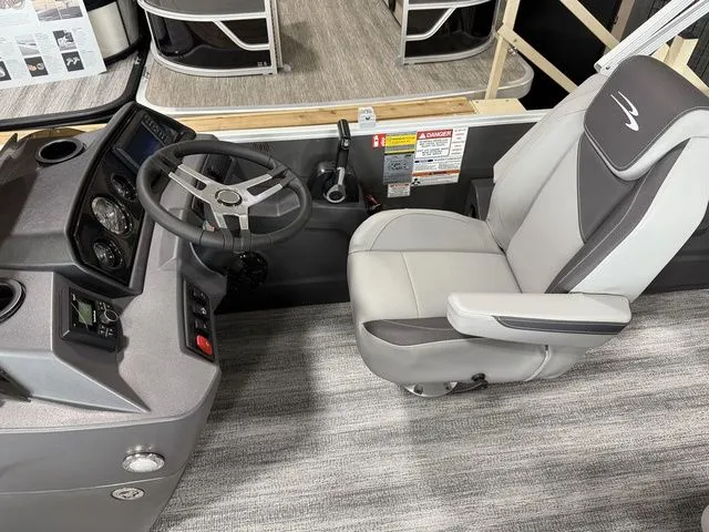 Slide: The Image of Bennington 22SF TriToon Pontoon 2026 - 17