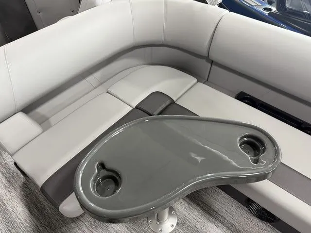 Slide: The Image of Bennington 22SF TriToon Pontoon 2026 - 19