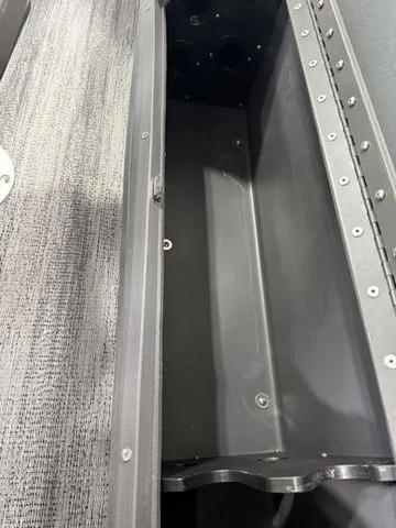 Slide: The Image of Bennington 22SF TriToon Pontoon 2026 - 5