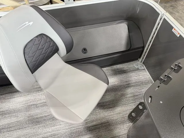 Slide: The Image of Bennington 22SF TriToon Pontoon 2026 - 7