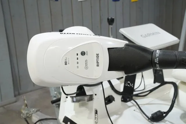 Slide: The Image of Excel Bay Pro Elite 183 2024 - 3