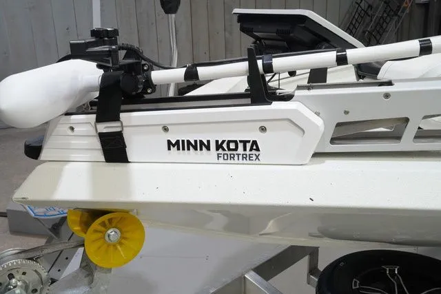 Slide: The Image of Excel Bay Pro Elite 183 2024 - 4