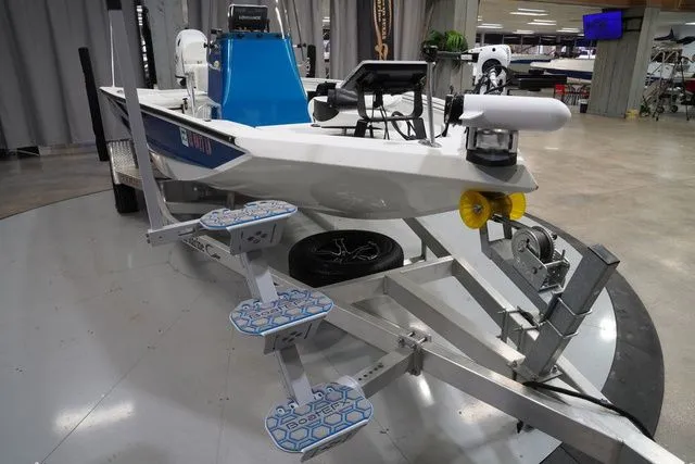 Slide: The Image of Excel Bay Pro Elite 183 2024 - 6