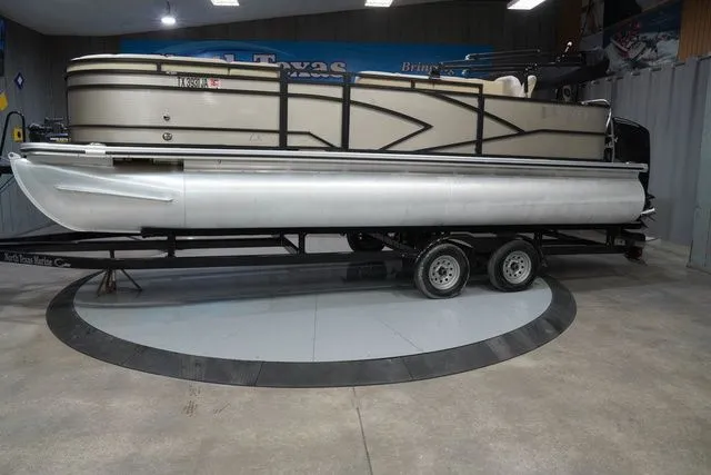 The Image of Lund LX220 Fish and Cruise 2019 - 1