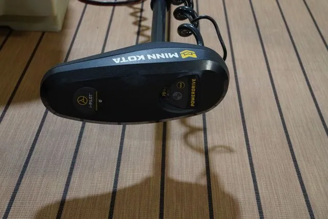 Slide: The Image of Lund LX220 Fish and Cruise 2019 - 12