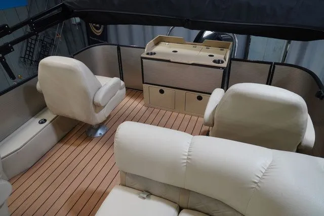 Slide: The Image of Lund LX220 Fish and Cruise 2019 - 20