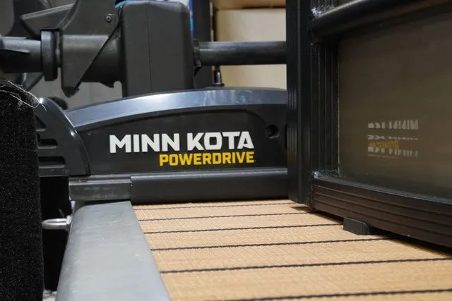 Slide: The Image of Lund LX220 Fish and Cruise 2019 - 4