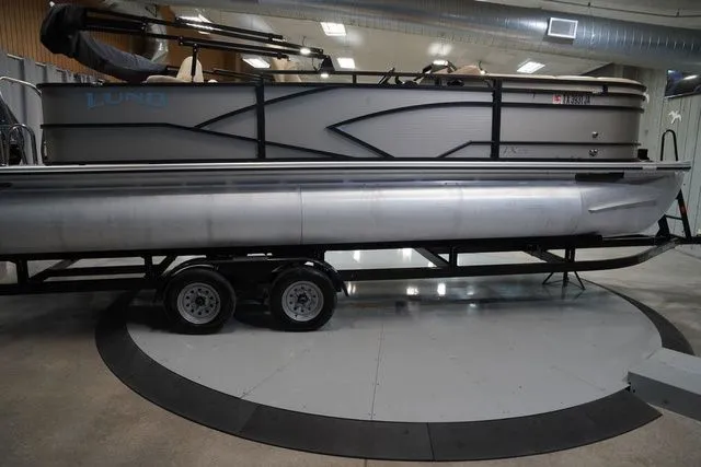 Slide: The Image of Lund LX220 Fish and Cruise 2019 - 7