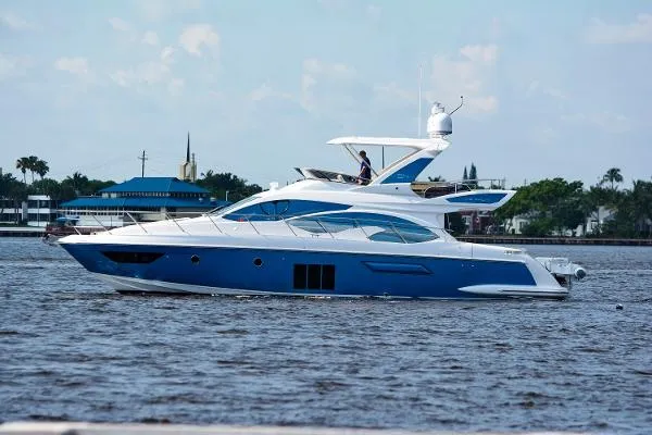 Slide: The Image of Azimut Flybridge 2016 - 8