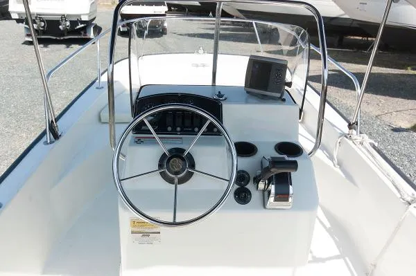 Slide: The Image of Boston Whaler 170 Montauk 2008 - 4