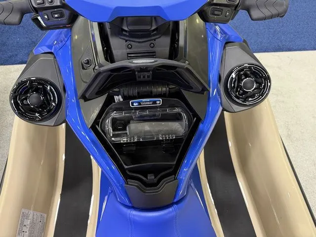 Slide: The Image of Sea-Doo Wake 2026 - 10